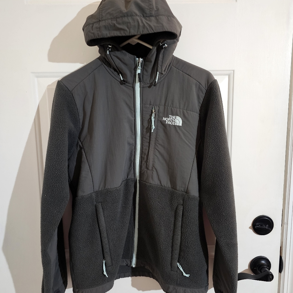 The North Face Womens Dark Gray  Denali Jacket With Hood - Picture 4 of 16